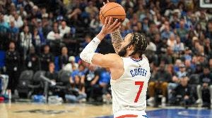 Shams：自由球员前锋阿米尔-科菲一年合同加盟雄鹿！