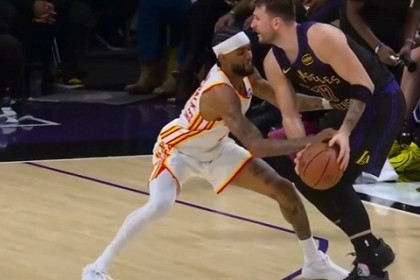 yl23455永利官网-下手必被抓！沃克盯防东契奇被造三分犯规 老鹰挑战失败