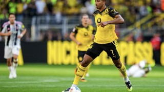 凯尔：乔布几天前做了一个小的牙科手术，我们不想冒风险