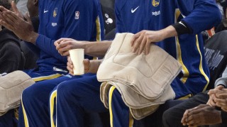 yl23455永利官网-勇媒：残阵勇士大胜灰熊表现令人印象深刻 望波津周日复出战湖人