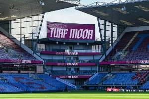 伯恩利共计5次升入英超，与诺维奇、西布朗、莱斯特城并列最多