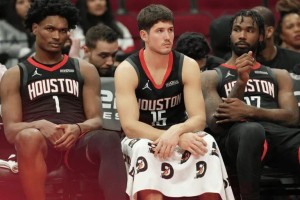 火箭输黄蜂遭4坏消息！谢泼德+阿门+申京全崩，球队没三分太致命